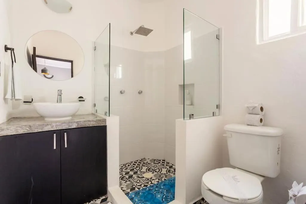 3 Bedroom Apartment In Quiet Residential Area Playa del Carmen Messico