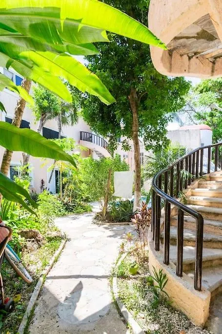 3 Bedroom Apartment In Quiet Residential Area Playa del Carmen Messico