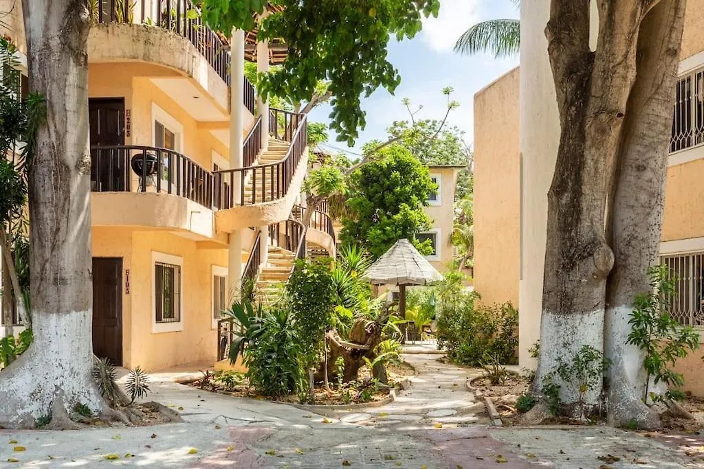 3 Bedroom Apartment In Quiet Residential Area Playa del Carmen Messico